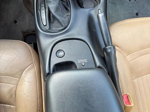 Used 2000 Chevrolet Corvette Coupe w/ Memory Pkg RWD image 18