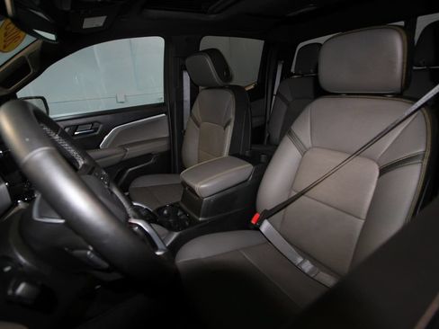 Used 2023 Chevrolet Colorado ZR2 w/ ZR2 Convenience Package III AWD/4WD image 4