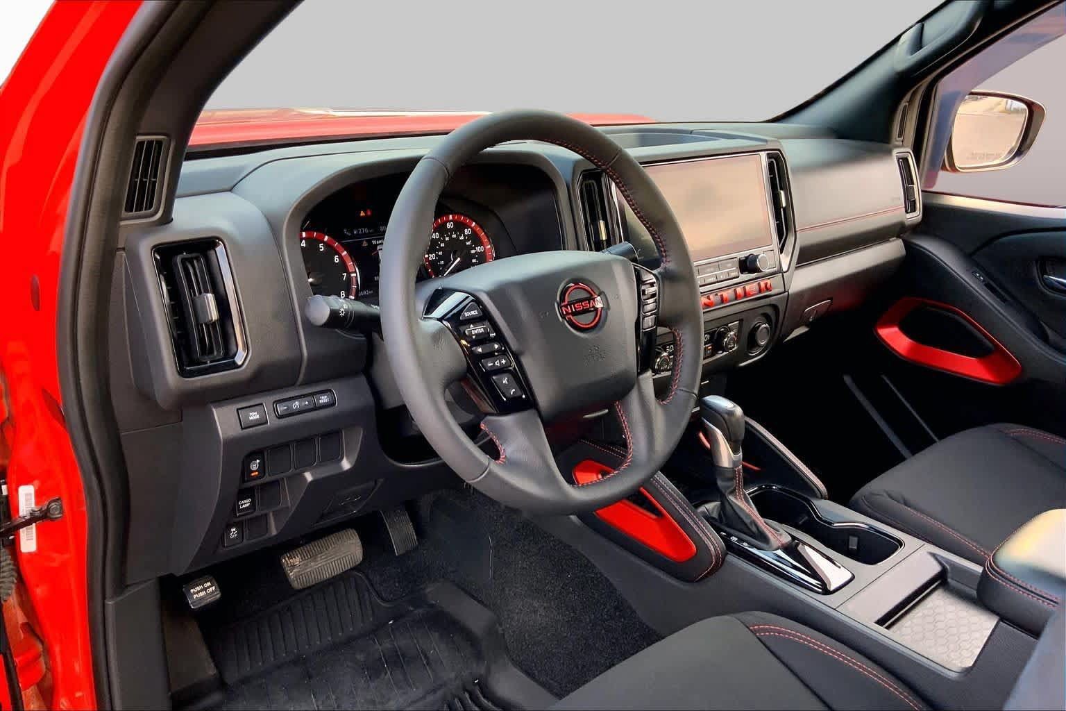 Used 2025 Nissan Frontier Pro-X w/ Tow Package RWD image 17