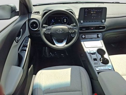 Used 2023 Hyundai Kona SE FWD image 11