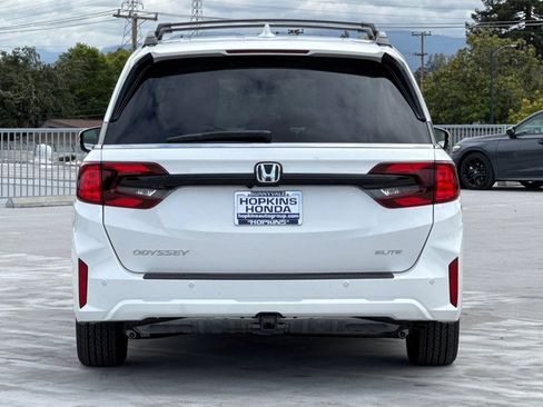 New 2026 Honda Odyssey Elite image 5
