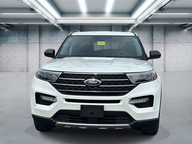 Used 2023 Ford Explorer XLT w/ Equipment Group 202A AWD/4WD image 2