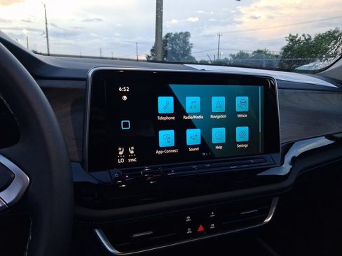 New 2026 Volkswagen Atlas SE FWD image 9