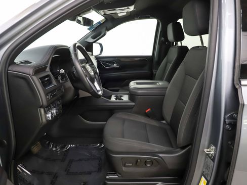 Used 2022 GMC Yukon XL SLE w/ Max Trailering Package image 16