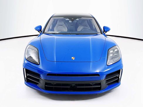 Used 2025 Porsche Panamera image 6