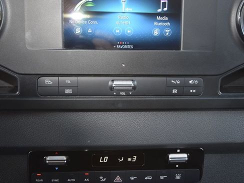 Used 2024 Mercedes-Benz Sprinter 2500 image 29