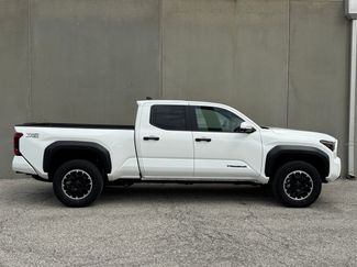 Used 2026 Toyota Tacoma TRD Off-Road w/ TRD Off Road Premium Package AWD/4WD video 3