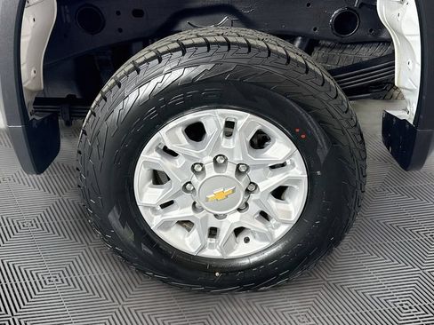 Used 2021 Chevrolet Silverado 2500 LT w/ Fleet Comfort Package AWD/4WD image 29