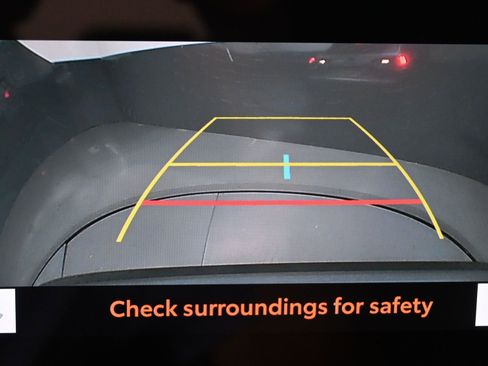 Used 2025 Toyota Corolla Cross AWD Hybrid w/ Convenience Package image 17