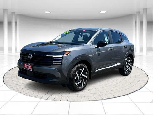 Used 2026 Nissan Kicks SV FWD image 1