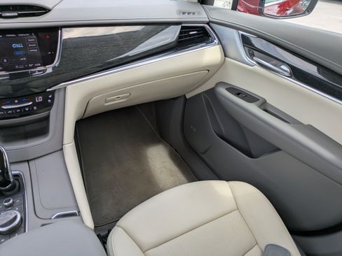 Used 2023 Cadillac XT6 Premium Luxury AWD/4WD image 17