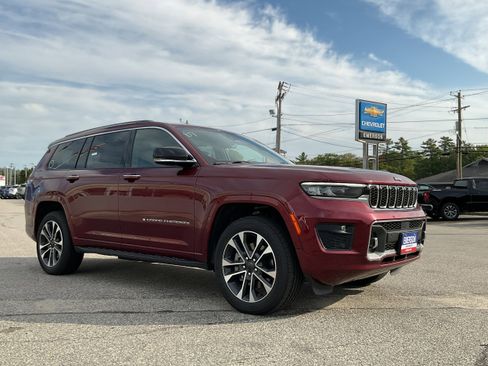 Used 2021 Jeep Grand Cherokee L Overland w/ Luxury Tech Group IV image 2