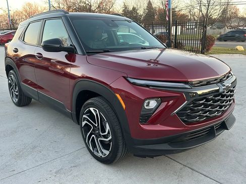 Used 2025 Chevrolet TrailBlazer RS w/ Convenience Package image 3