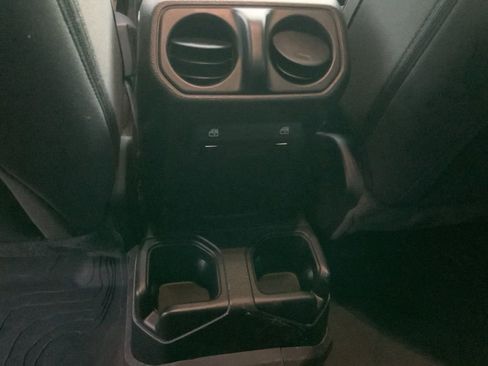 Used 2022 Jeep Gladiator Willys image 17