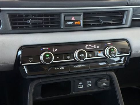 Certified 2024 Honda Pilot LX image 26
