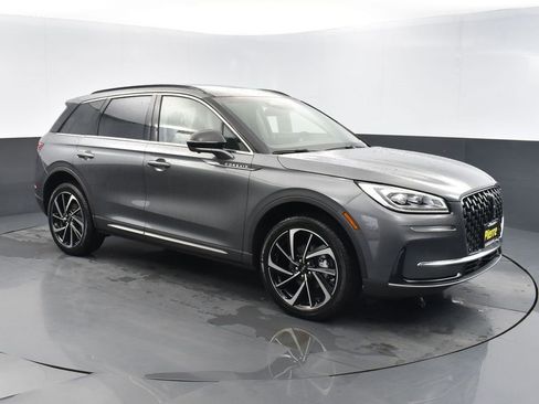 New 2025 Lincoln Corsair Reserve image 3