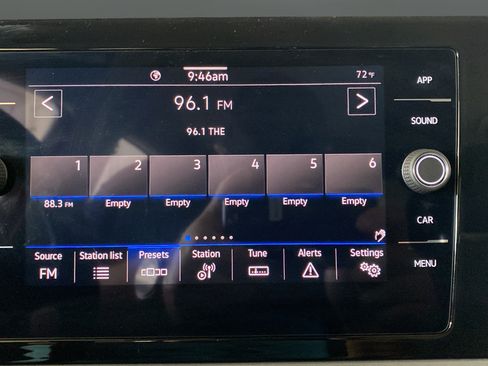Used 2025 Volkswagen Jetta SE FWD image 14