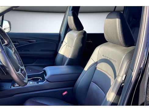 Used 2025 Honda Ridgeline Black Edition image 22