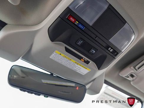 Used 2023 Subaru Crosstrek 2.0i Premium image 32