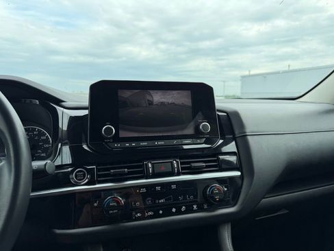 Used 2022 Nissan Pathfinder SV w/ SV Black Package image 26