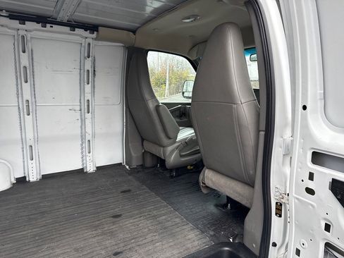 Used 2022 Chevrolet Express 2500 Extended w/ Driver Convenience Package image 31