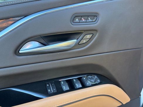 Used 2023 Cadillac Escalade Premium Luxury image 23