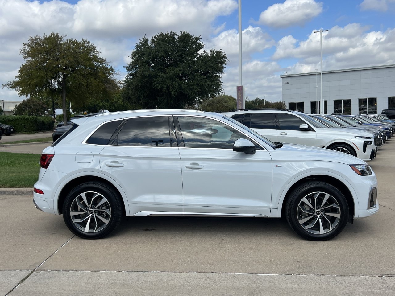 Used 2023 Audi Q5 2.0T Premium Plus AWD/4WD image 3