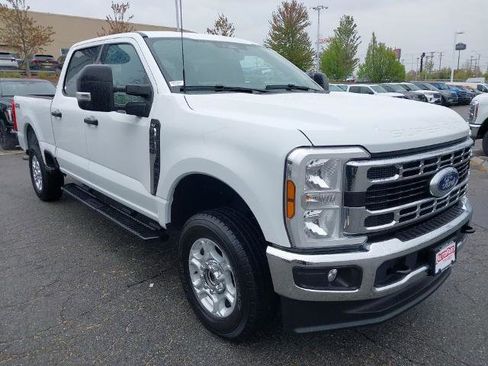 Certified 2025 Ford F250 XLT w/ Snow Plow Prep Package AWD/4WD image 2