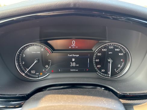 Used 2025 Cadillac XT6 Luxury FWD image 10