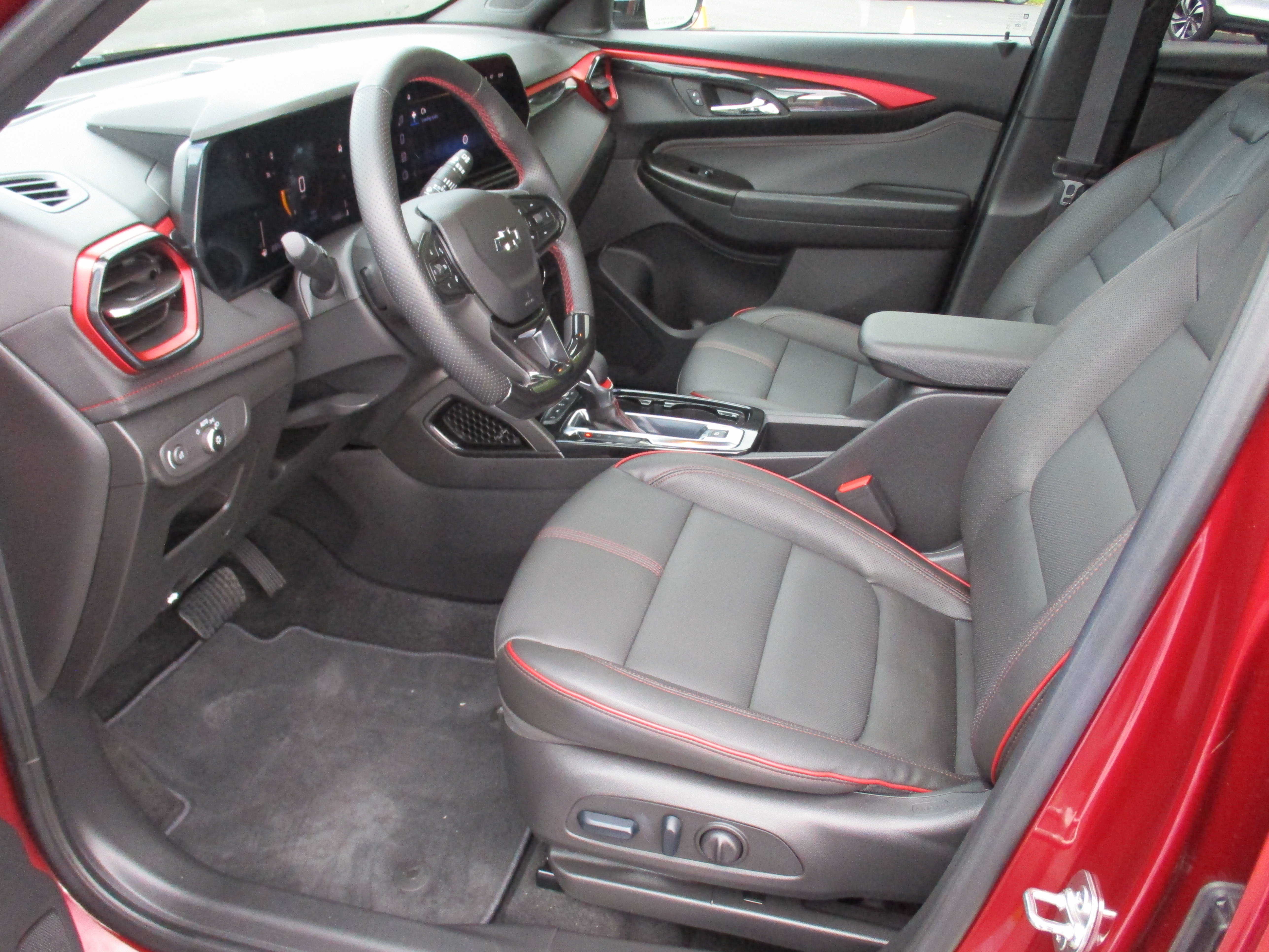 Certified 2024 Chevrolet TrailBlazer RS w/ Convenience Package AWD/4WD image 11