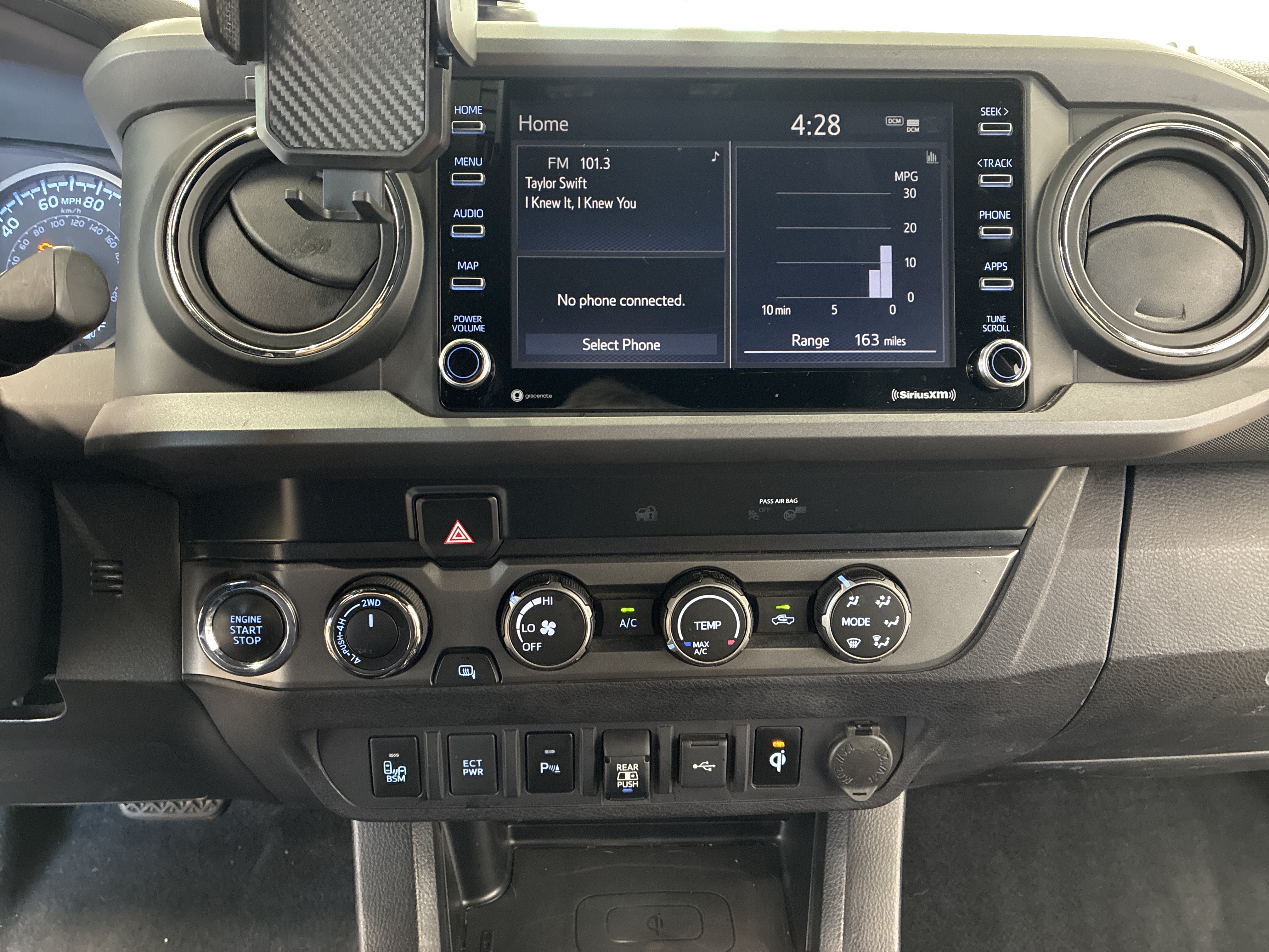 Used 2020 Toyota Tacoma TRD Off-Road w/ Technology Package AWD/4WD image 19