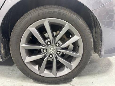 Used 2020 Honda Civic EX image 9