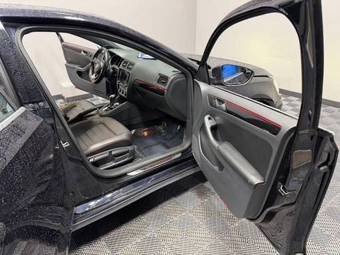 Used 2017 Volkswagen Jetta GLI FWD image 23