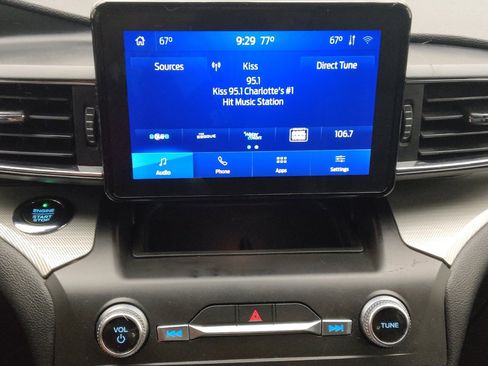 Used 2020 Ford Explorer XLT w/ Equipment Group 202A AWD/4WD image 25