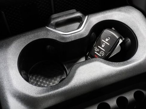 New 2026 RAM 1500 4x4 Crew Cab image 24