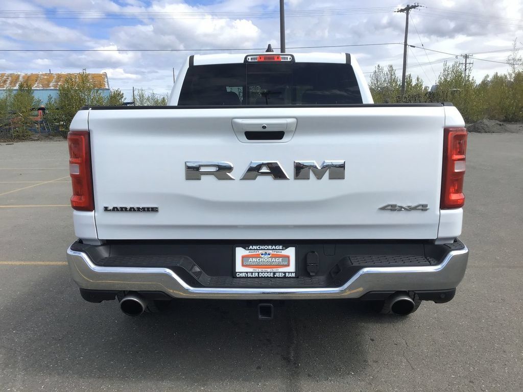 Used 2025 RAM 1500 Laramie AWD/4WD image 11
