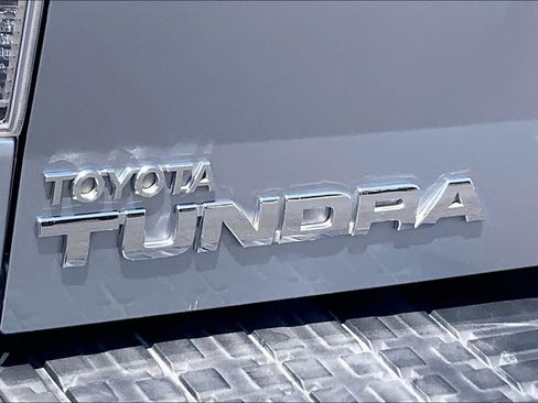 Used 2013 Toyota Tundra 2WD CrewMax w/ Tow Pkg image 10