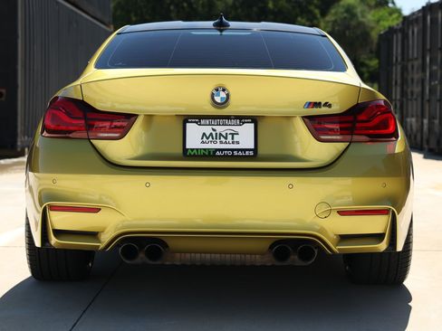 Used 2020 BMW M4 Coupe w/ Competition Package RWD image 11