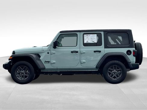 Used 2024 Jeep Wrangler Unlimited Sport AWD/4WD image 4