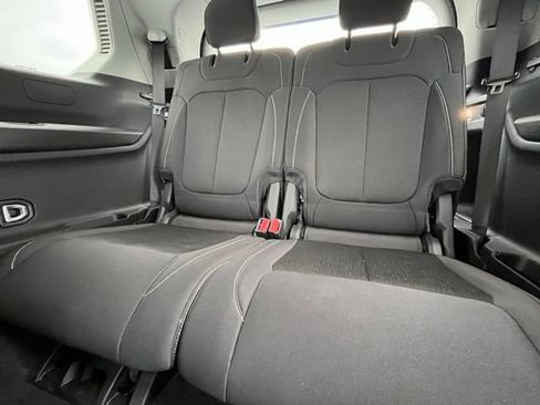 Used 2023 Jeep Grand Cherokee L Laredo image 26