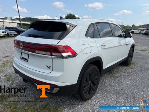 Used 2024 Volkswagen Atlas Cross Sport SE w/ Black Wheel Package FWD image 5