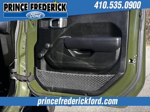 Used 2023 Jeep Gladiator Sport image 21