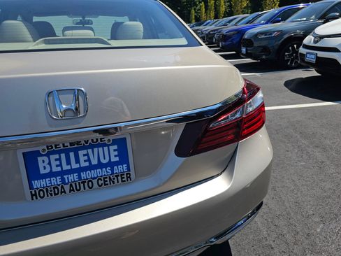 Used 2016 Honda Accord EX image 51