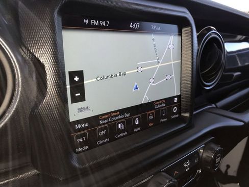 Used 2022 Jeep Gladiator Sport image 18