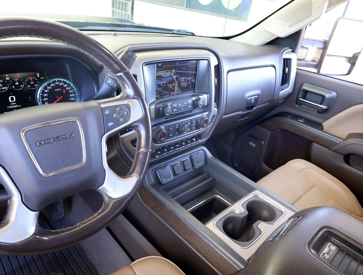 Used 2019 GMC Sierra 2500 Denali w/ Duramax Plus Package AWD/4WD image 40