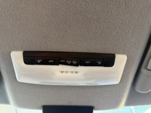 Used 2020 Nissan Kicks SV FWD image 22