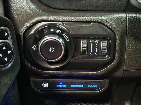 Used 2022 Jeep Wrangler Unlimited Rubicon 4xe w/ Cold Weather Group AWD/4WD image 45