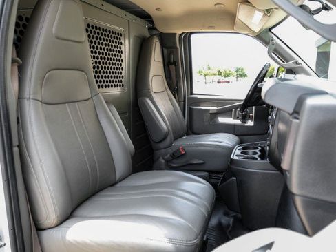 Used 2019 Chevrolet Express 2500 Extended w/ Driver Convenience Package RWD image 27