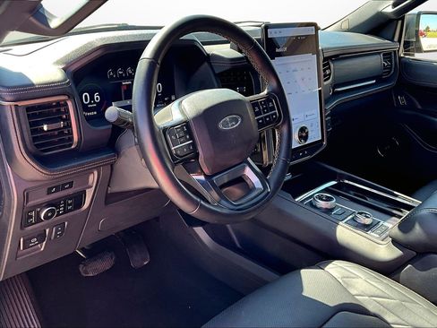 Used 2024 Ford Expedition Max Platinum image 21