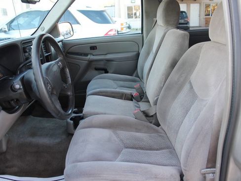 Used 2005 Chevrolet Suburban LS image 42